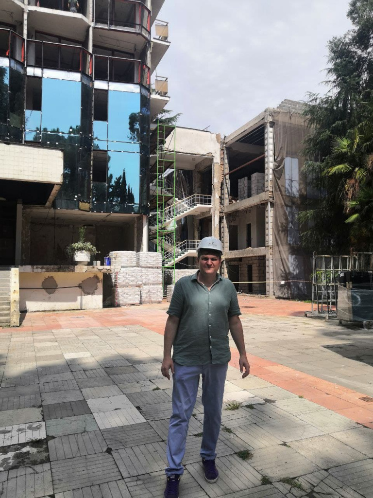 Поставка душевых лотков для апартаментов бизнес-класса