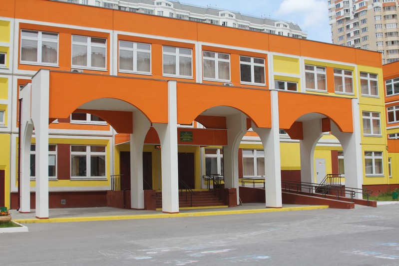 Поставка сантехники для строительства школы