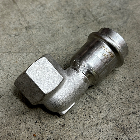 НП Угол резьбовой пресс из нержавейки UNI-FITT фитинг Ø28x3/4&quot; В