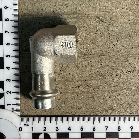 НП Угол резьбовой пресс из нержавейки UNI-FITT фитинг Ø15x1/2&quot; В
