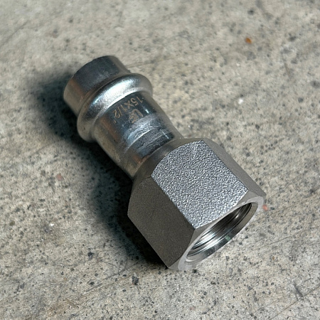 НП Муфта резьбовая пресс из нержавейки UNI-FITT фитинг Ø15x1/2&quot; В