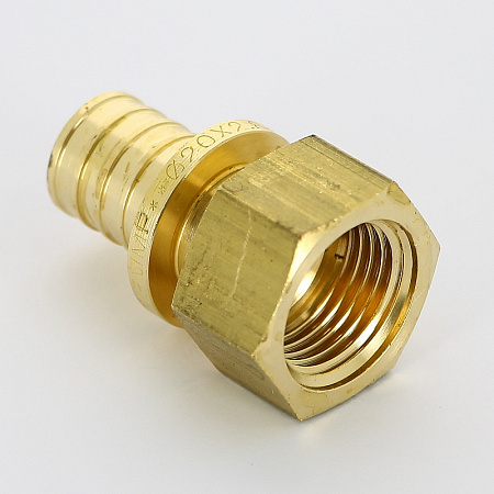 СА Муфта резьбовая аксиальная UNI-FITT латунь Ø20х1/2&quot; В
