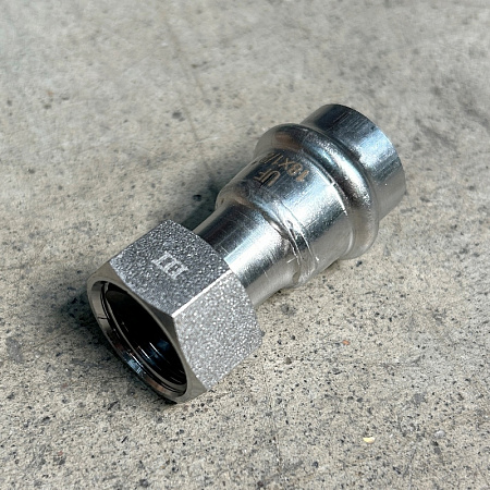 НП Муфта с накидной гайкой пресс из нержавейки UNI-FITT фитинг Ø18x1/2&quot; НГ