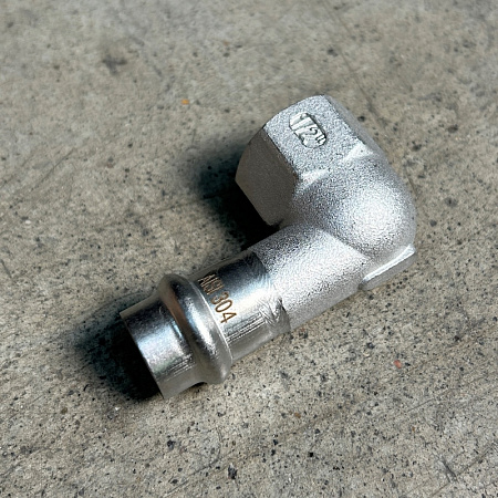 НП Угол резьбовой пресс из нержавейки UNI-FITT фитинг Ø15x1/2&quot; В